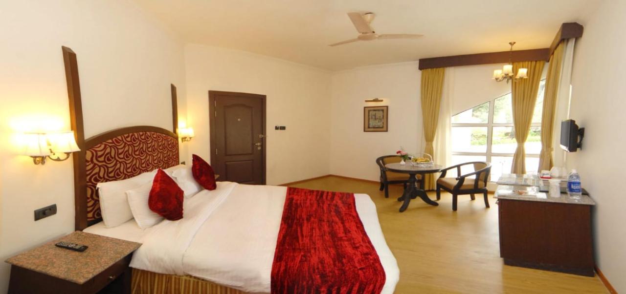 Hotel Arif Castle, Найнитал Экстерьер фото
